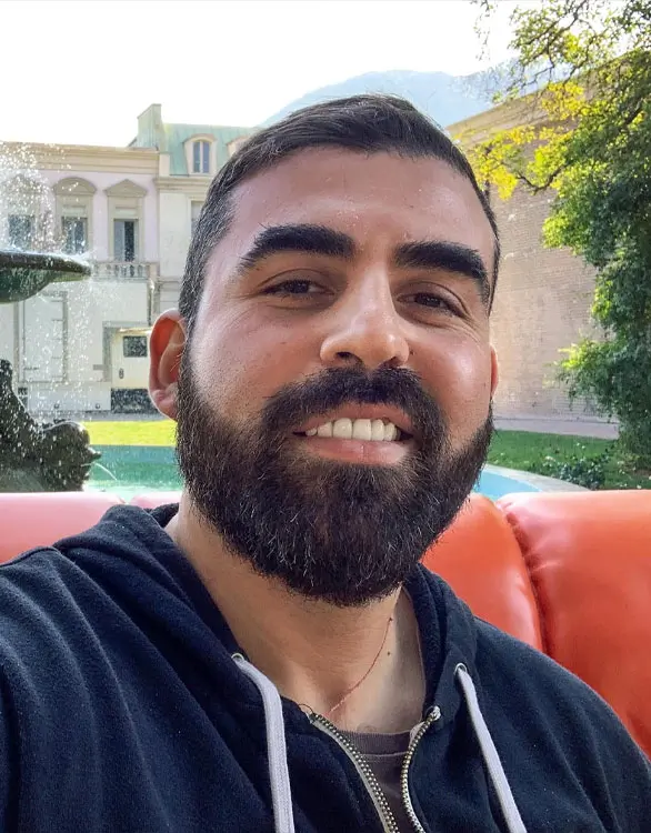 Carlos Alvarez